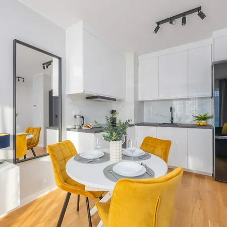 Διαμέρισμα Elegant In With Parking And Desk For Remote Work By Renters *