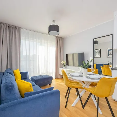 Elegant In With Parking And Desk For Remote Work By Renters Apartament