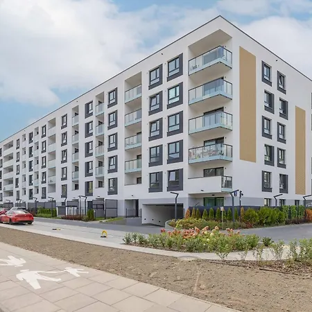 Elegant In With Parking And Desk For Remote Work By Renters *