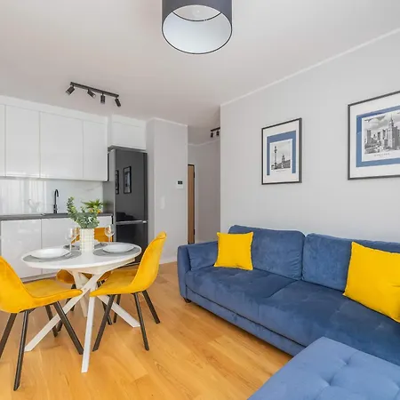 Elegant In With Parking And Desk For Remote Work By Renters Apartament *