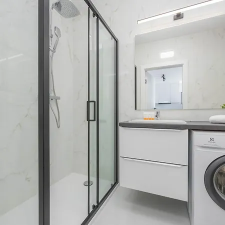 Elegant In With Parking And Desk For Remote Work By Renters *